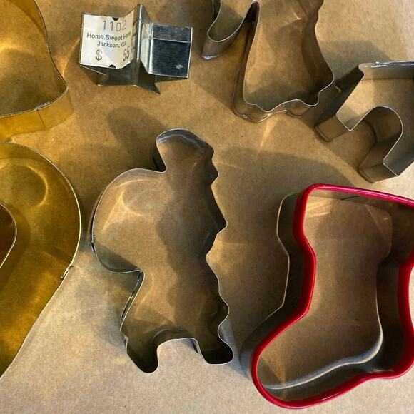 Vintage Metal Cookie Cutter Lot of 10 Mini Christmas Holiday Santa Stocking Star - Picture 4 of 10